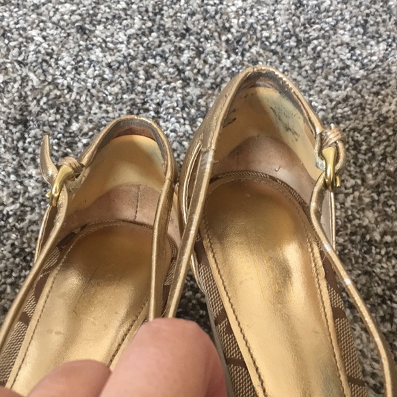 Gently used Coach Gold Wedges 7.5 - Picture 4 of 6